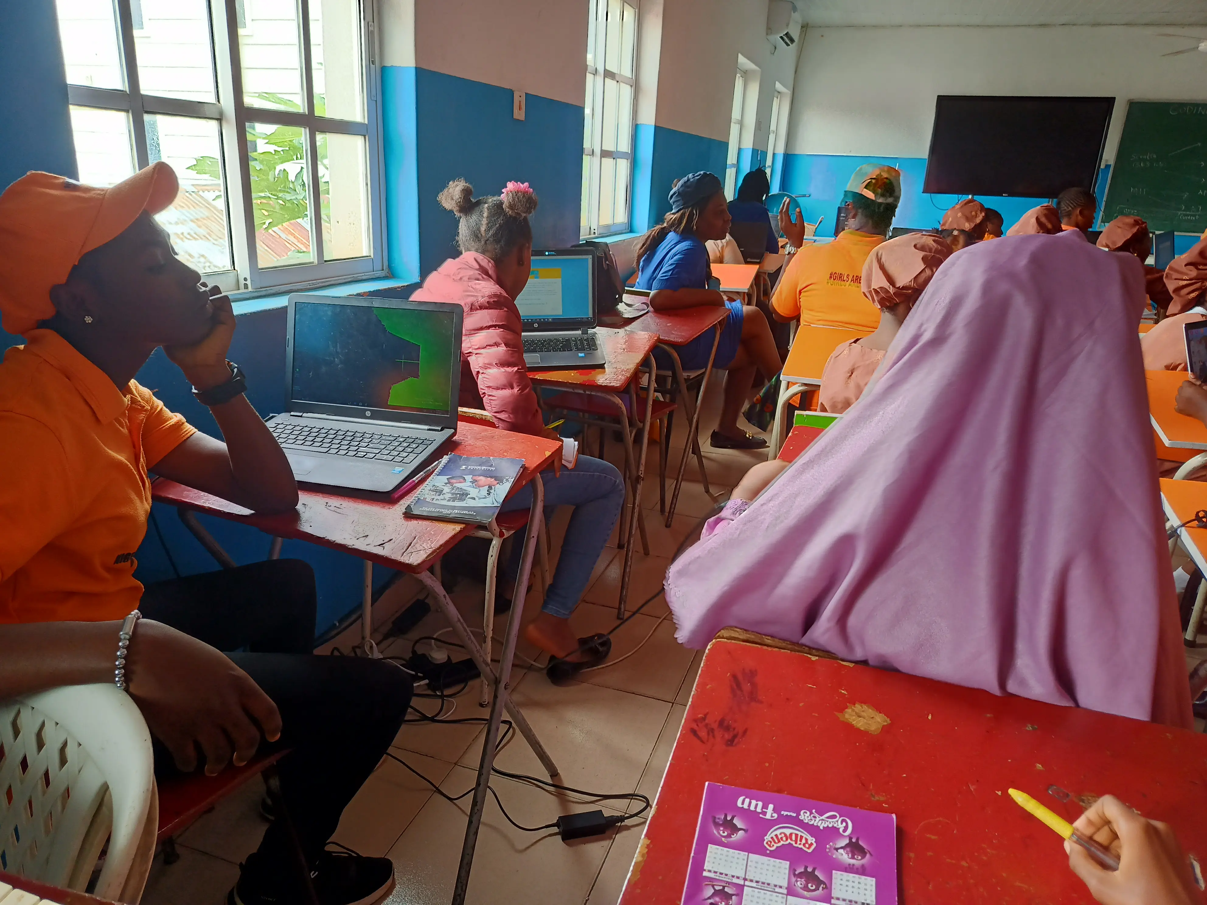 Girls Code Too session photo 1